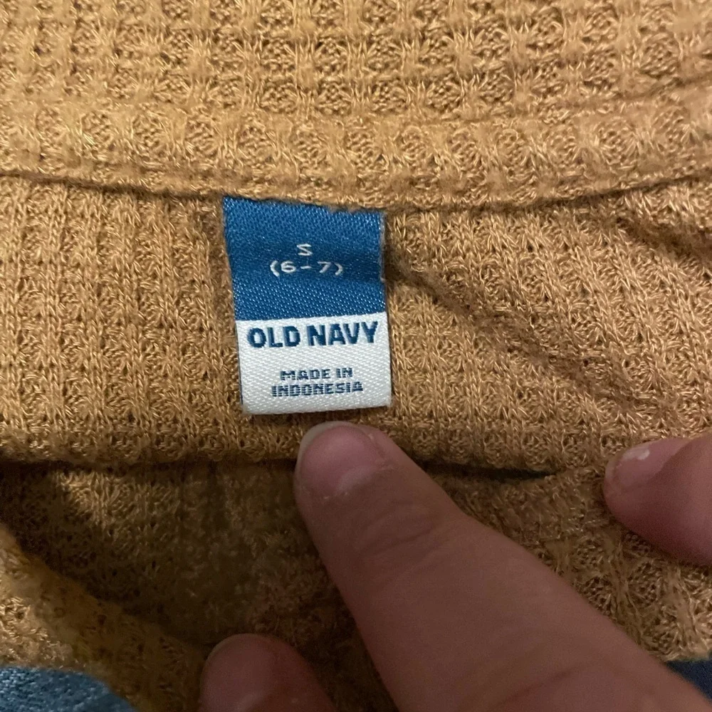 Old Navy Kids Long Sleeve Waffle Knit Tee Oversized fit - Tan size S 6/7